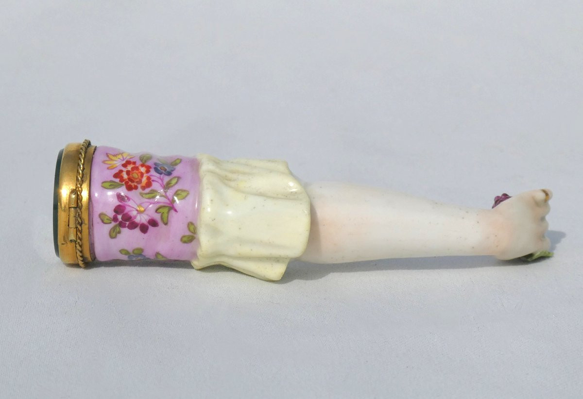 Meissen Style Polychrome Porcelain Perfume Case, 18th Century, Object Of Virtue, Scent, Arm-photo-2