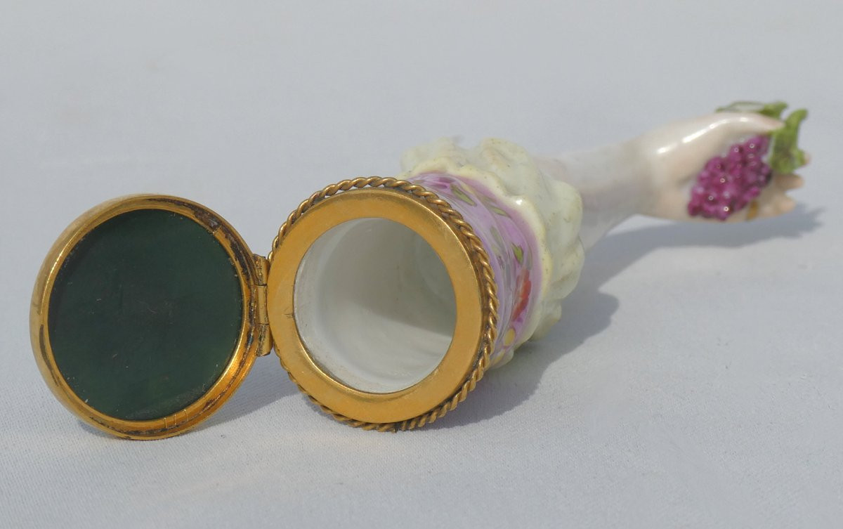 Meissen Style Polychrome Porcelain Perfume Case, 18th Century, Object Of Virtue, Scent, Arm-photo-3