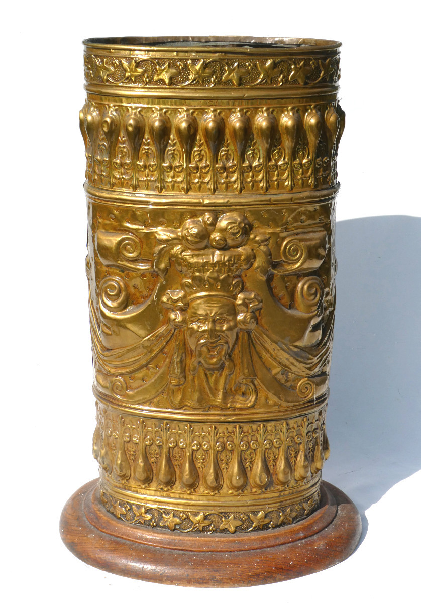 Porte Parapluies / Cannes , Epoque Napol&eacute;on III , Style Renaissance , XIXe , Grotesque , Laiton