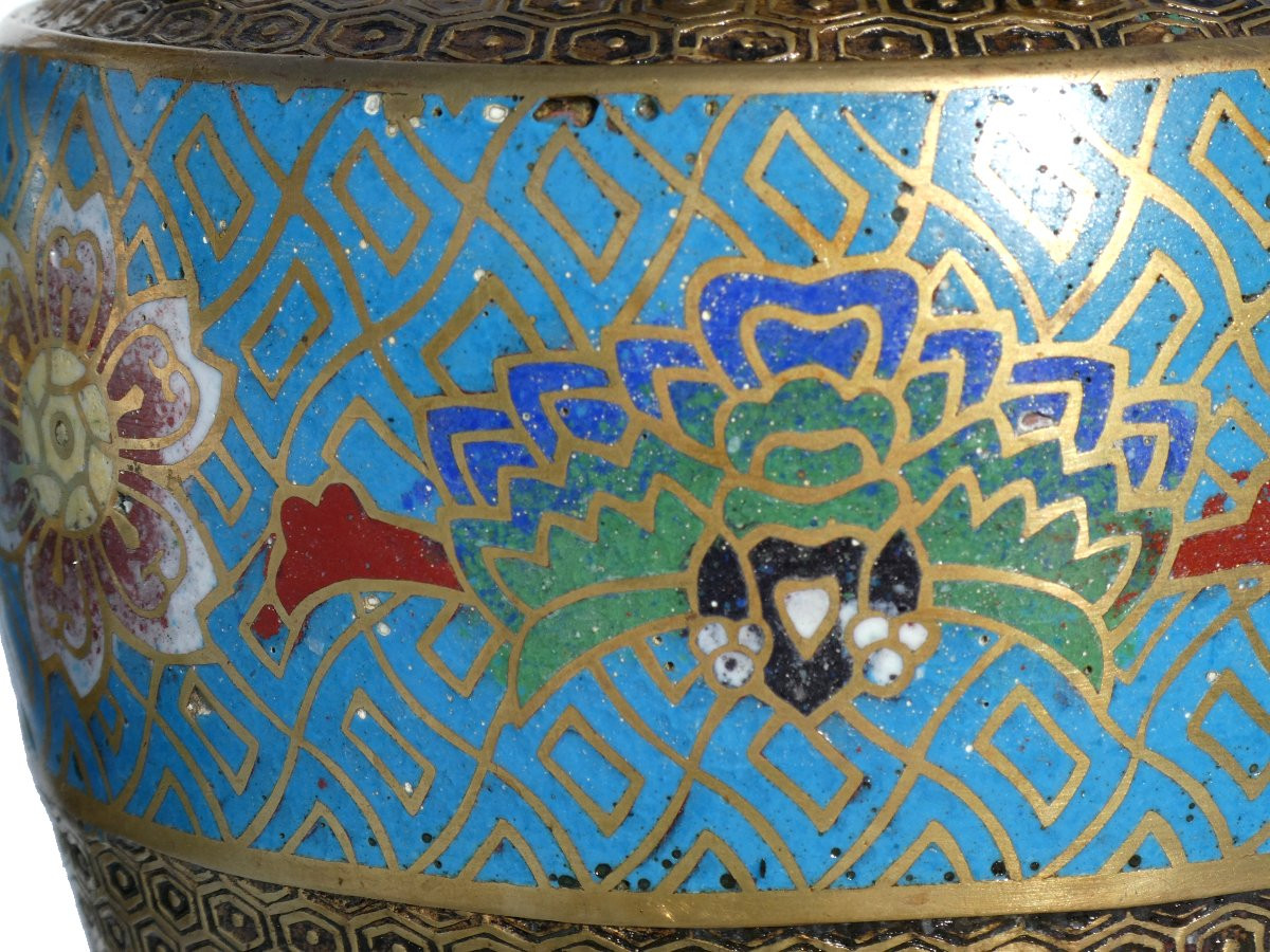 Paire De Vases Japonais En Bronze Cloisonné , Asie XXe siecle , Emaux 1900-photo-3
