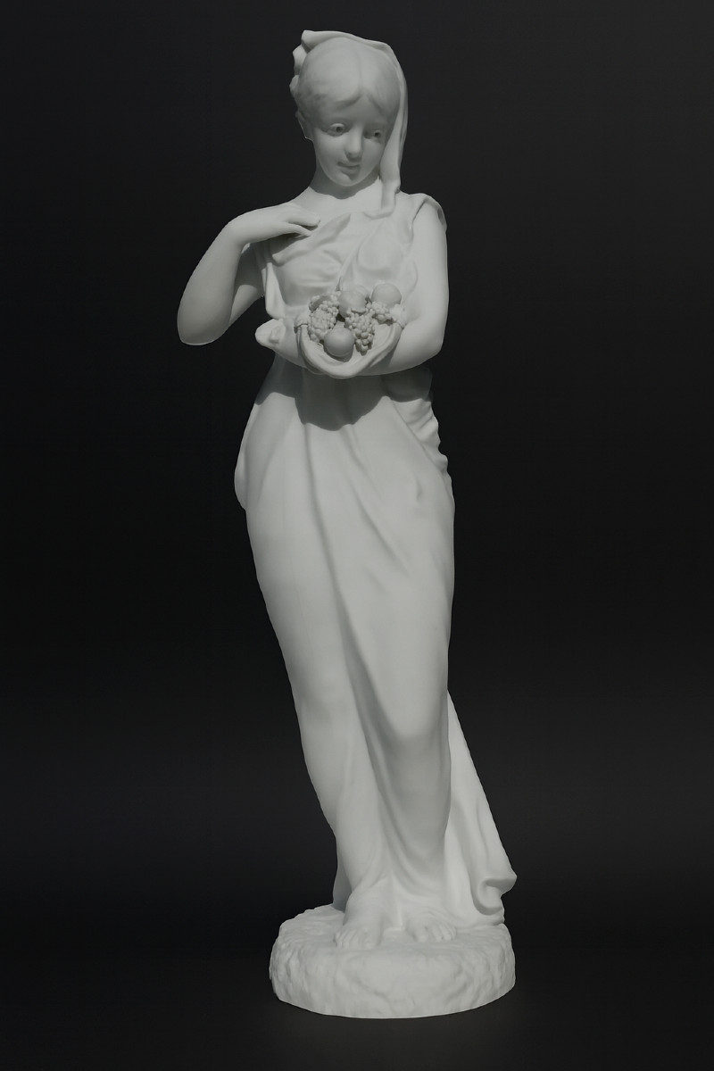 Large Sculpture In Natural Biscuit Porcelain, Napoleon III Period, 19th Century, Young Woman In Drapery 