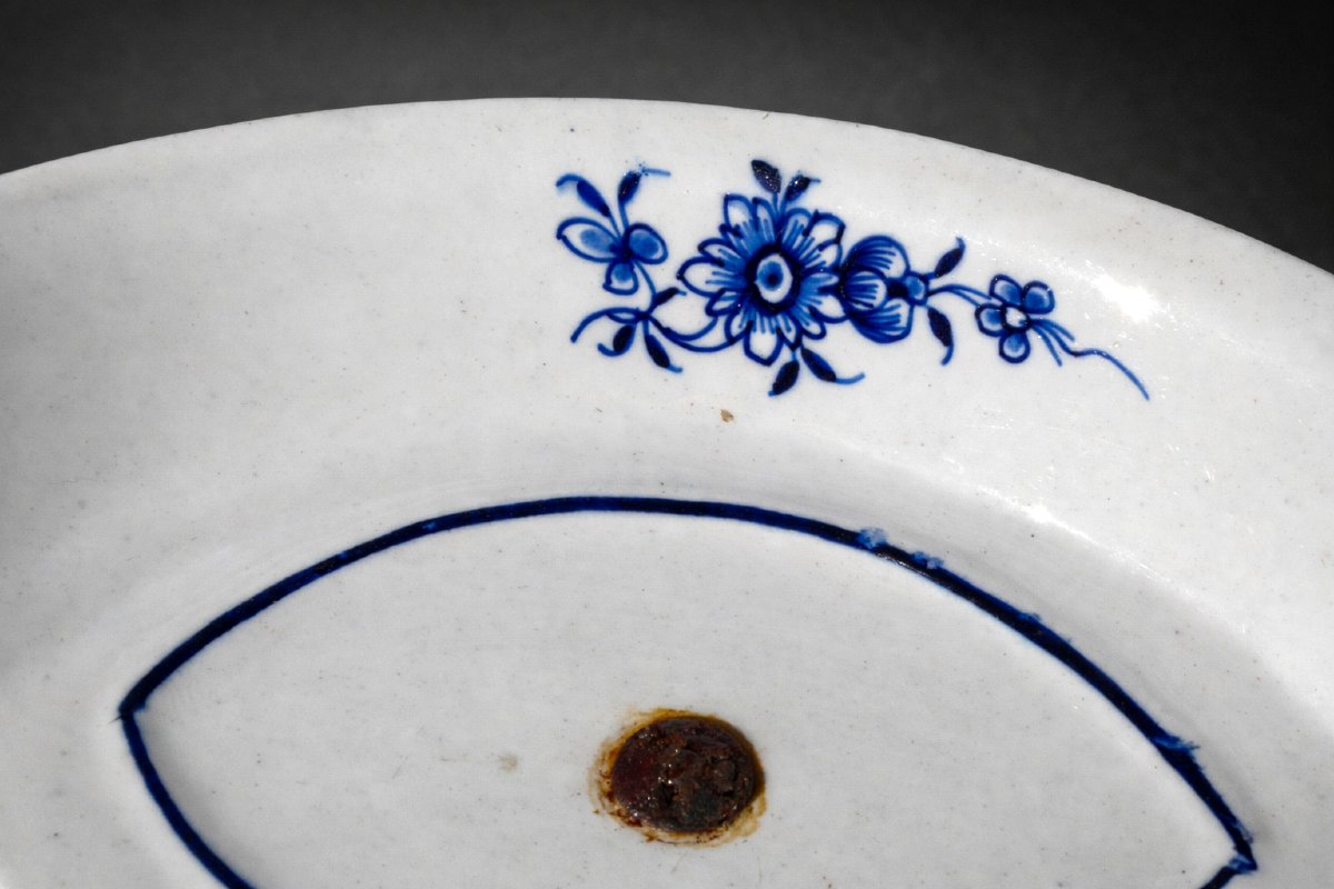 Compotier Navette En Porcelaine Tendre De Tournai / Arras , Decor De Fleurs En Camaieu De Bleu-photo-2