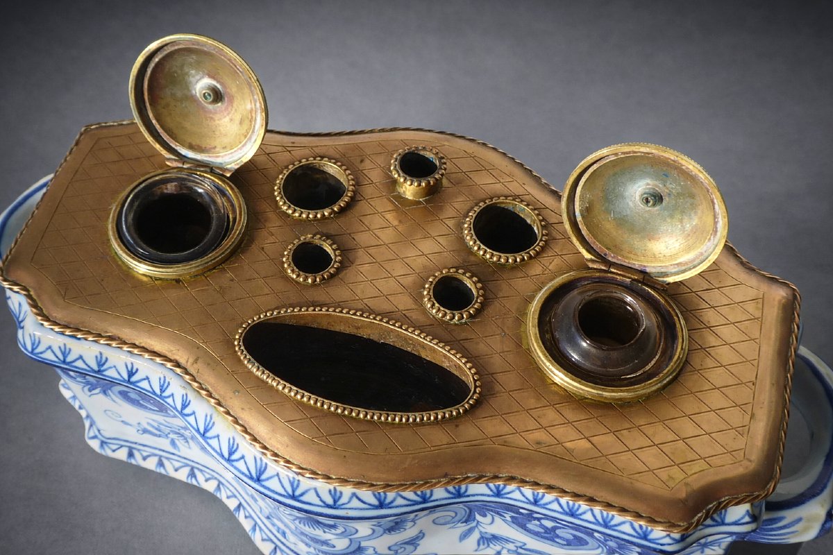 19th Century Desvres Faience Desk Inkwell With Gilt Bronze, Shades Of Blue, 18th Century Delft Style-photo-3