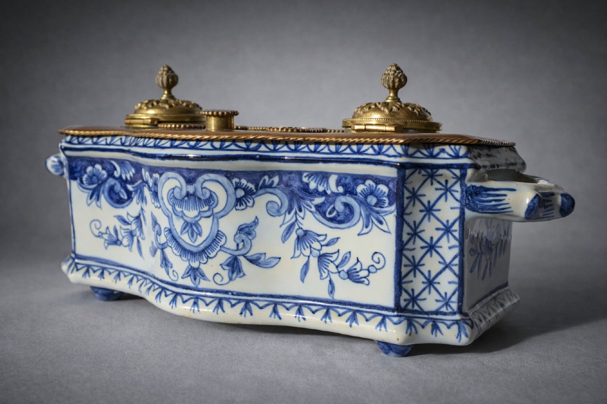 19th Century Desvres Faience Desk Inkwell With Gilt Bronze, Shades Of Blue, 18th Century Delft Style-photo-4