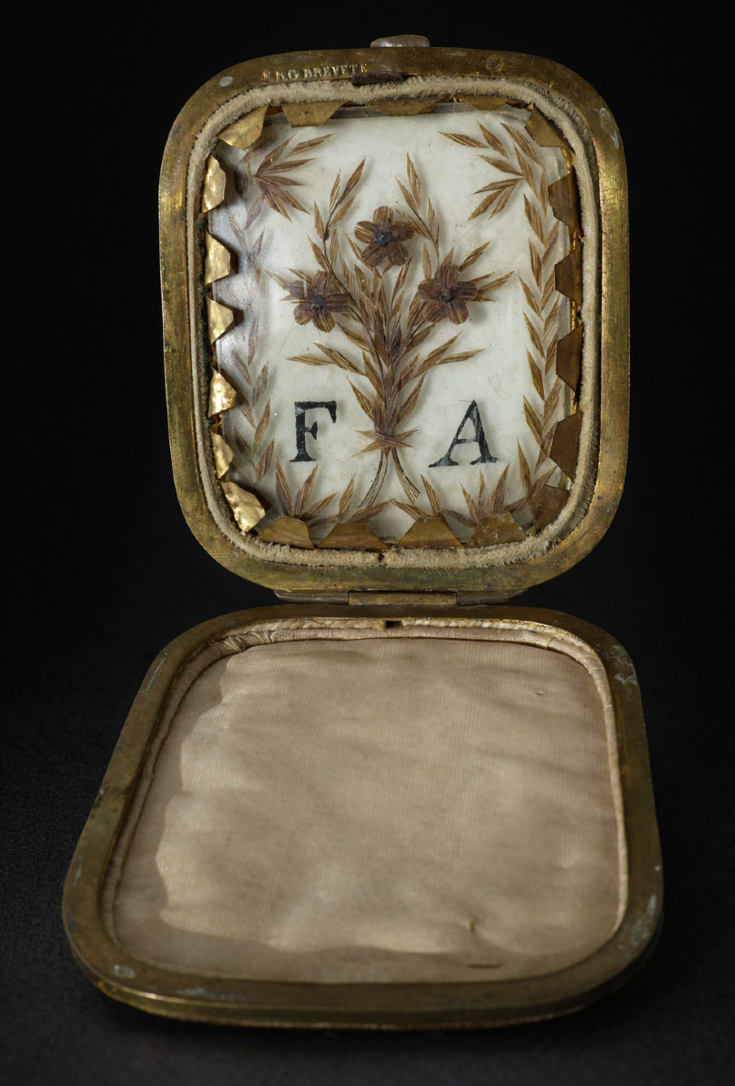 Object Of Curiosity, Reliquary, 19th Century Hair Embroidery, Mother-of-pearl, Napoleon III Jewelry Case-photo-2