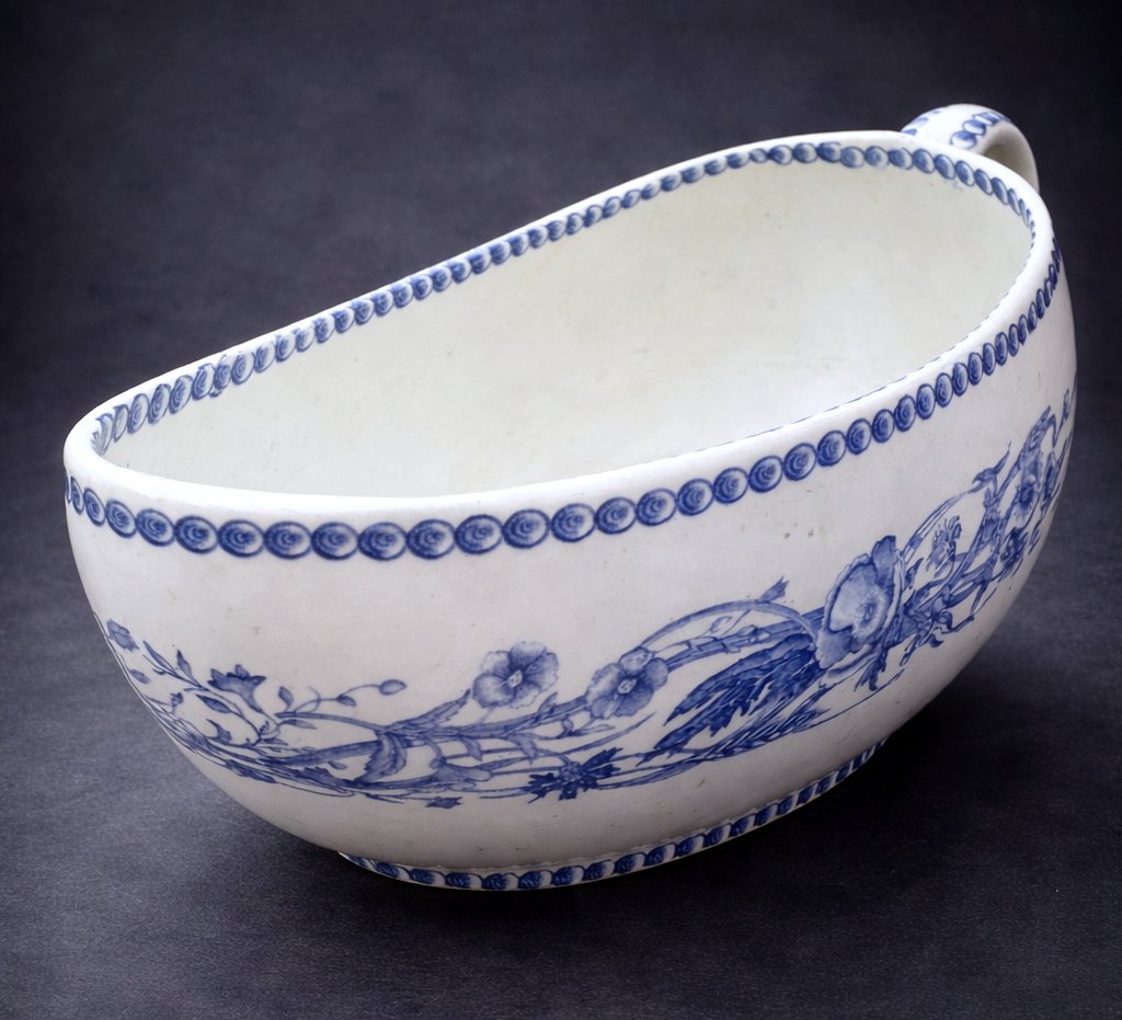 Bourdaloue Epoque Napoleon III Creil & Montereau Decor de Liserons XIXe , Pot De Chambre Femme-photo-3