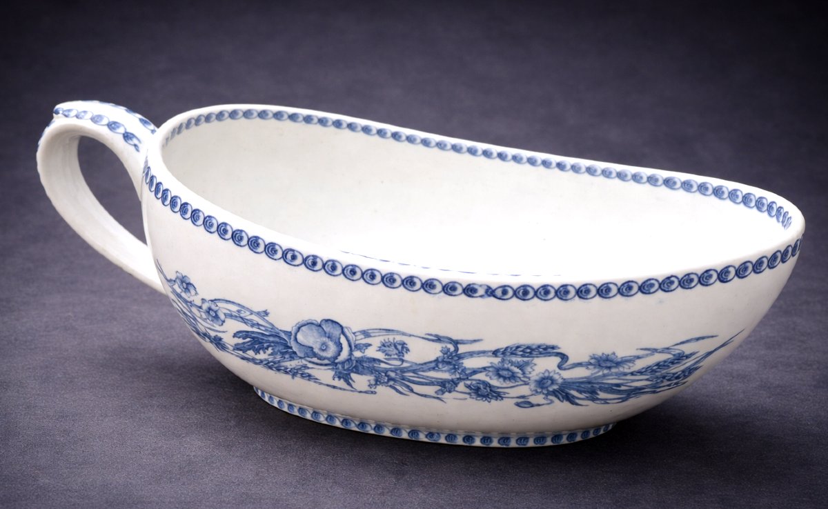 Bourdaloue Epoque Napoleon III Creil & Montereau Decor de Liserons XIXe , Pot De Chambre Femme-photo-1