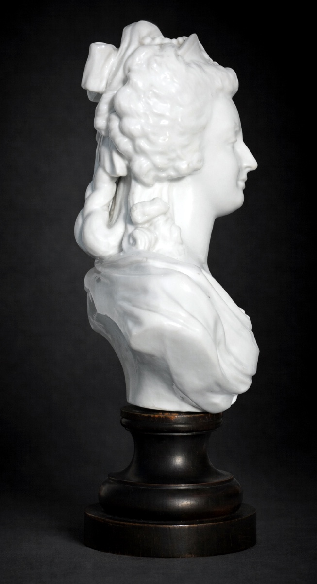 Bust Of Queen Marie Antoinette Of France, White Porcelain, 19th Century, Royalist Souvenir-photo-3