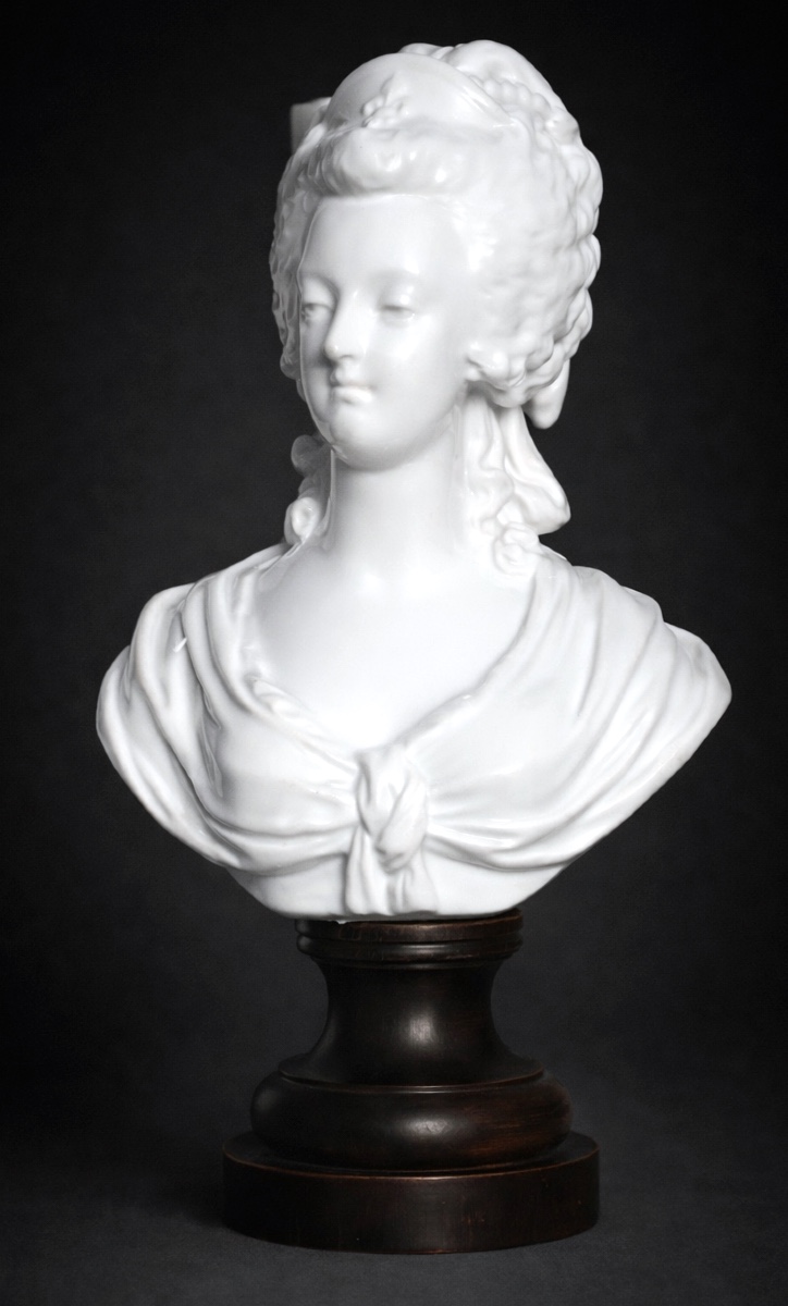 Bust Of Queen Marie Antoinette Of France, White Porcelain, 19th Century, Royalist Souvenir