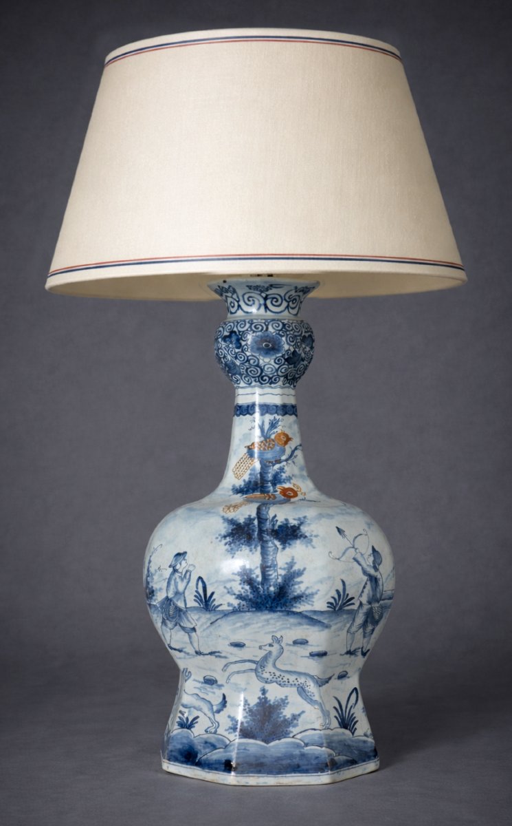 Grande Lampe de Table En Faience De Delft , Vase Bulbe , Decor D'Eveque & Chasseur Chiens xixe-photo-6