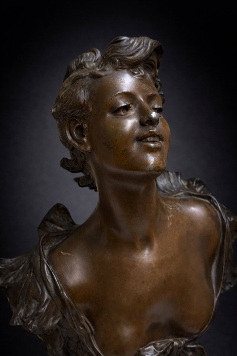 Grand Buste De Jeune Femme Style Art nouveau , Marbre , Patine bronze , Signé Hypolite Moreau-photo-3