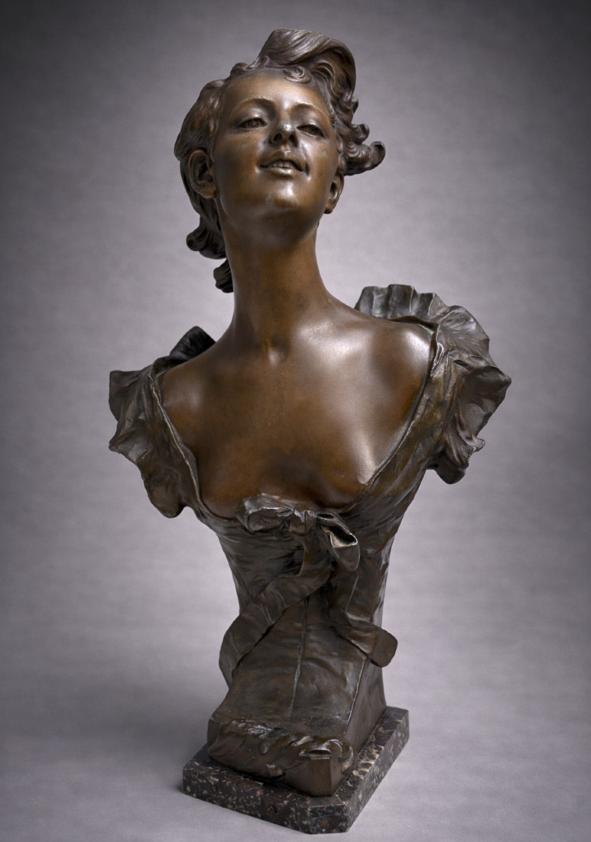 Grand Buste De Jeune Femme Style Art nouveau , Marbre , Patine bronze , Signé Hypolite Moreau