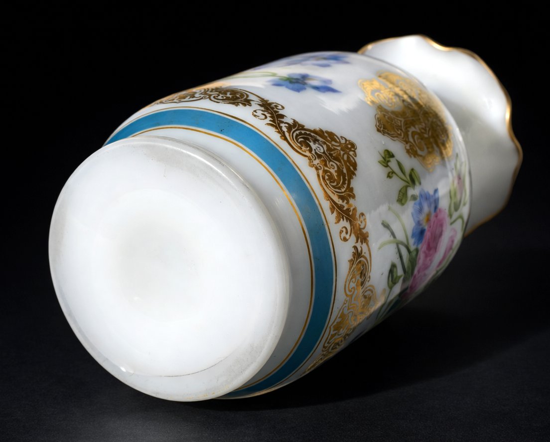 Grand Vase En Opaline De Baccarat , Decor De Fleurs , Napoléon III , XIXe , Bouquets -photo-1
