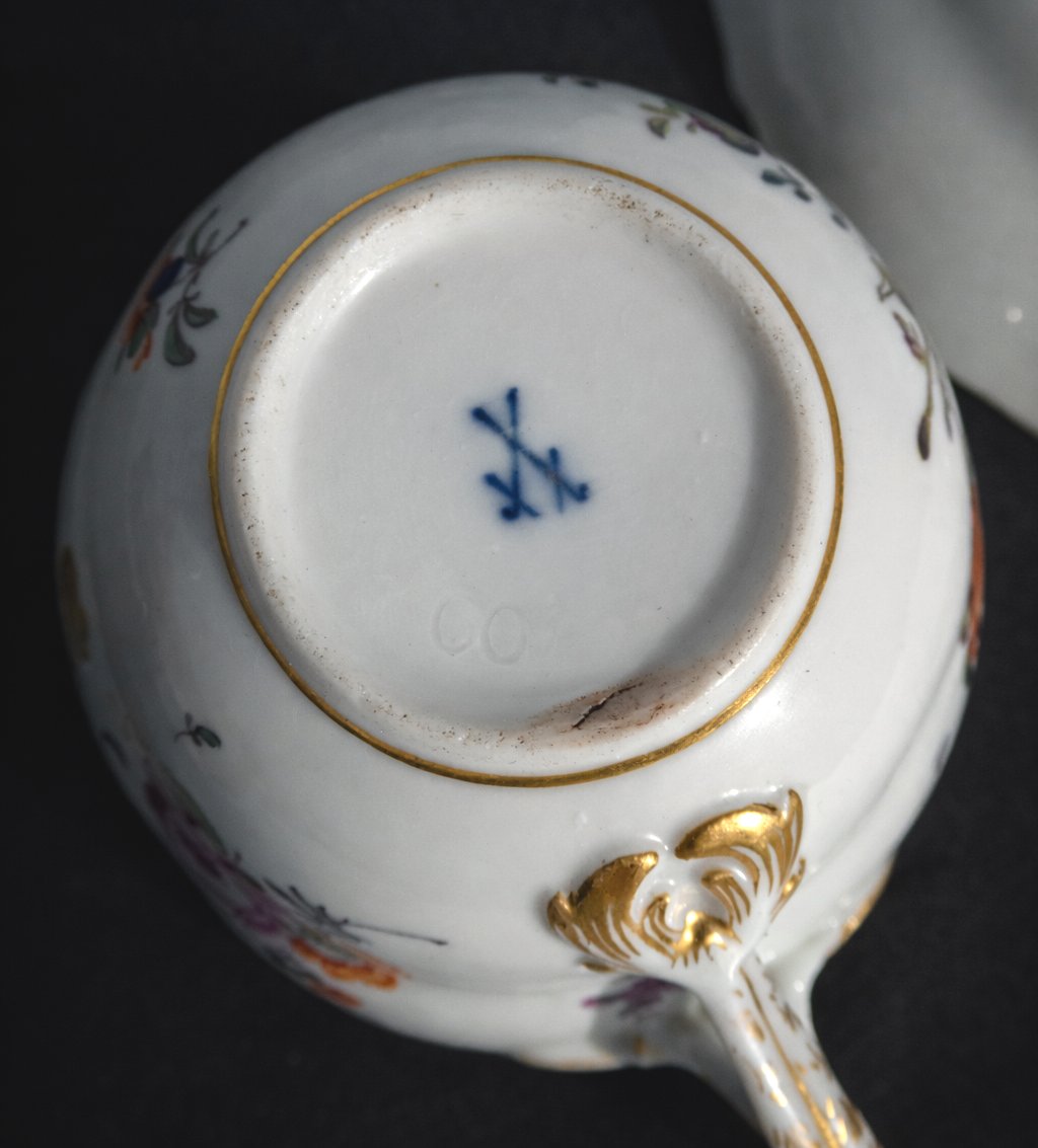 Tasse & Sa Sous Tasse , Porcelaine Dure De Meissen , Bouquets De fleurs , XIXe , Style XVIIIE-photo-1