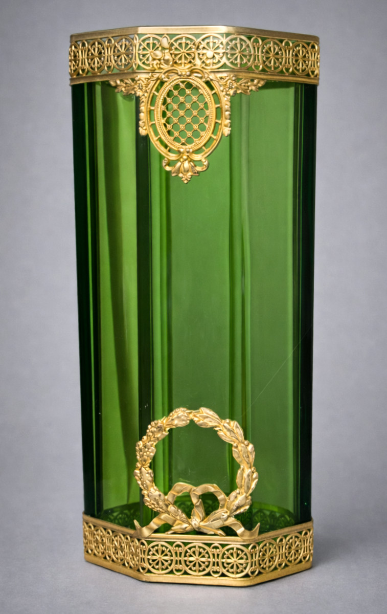 Vase Cristal & Laiton Doré , Style Premier Empire , Vert Absinthe , XIXe , Baccarat Couronne 