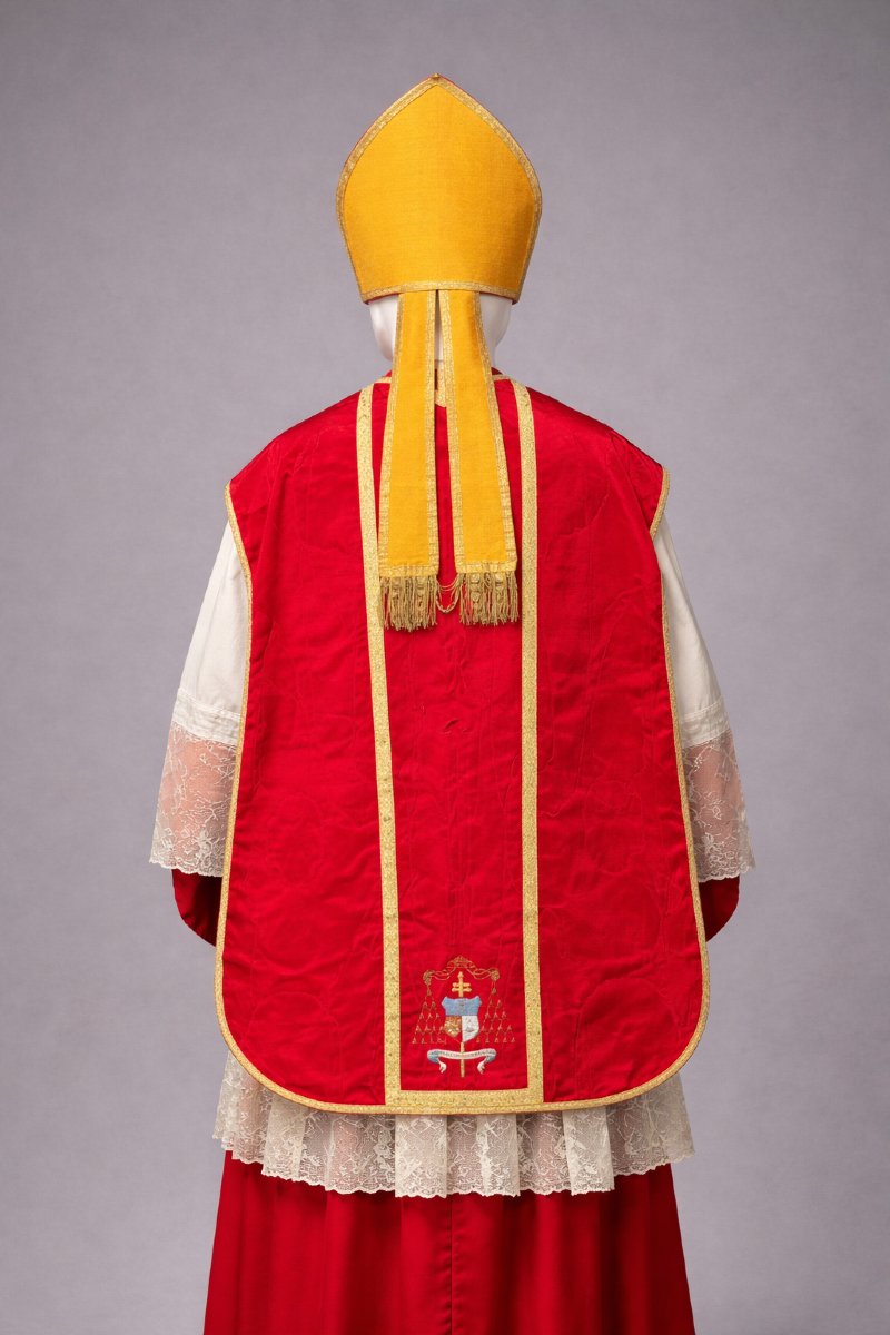 Tenue De Cardinal , Surplis En Dentelle , Mitre , Gants , Barrette Rochet , Fascia , Dalmatique-photo-1