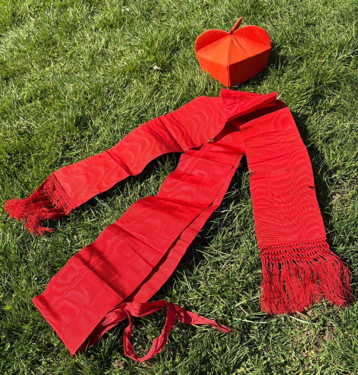 Tenue De Cardinal , Surplis En Dentelle , Mitre , Gants , Barrette Rochet , Fascia , Dalmatique-photo-5