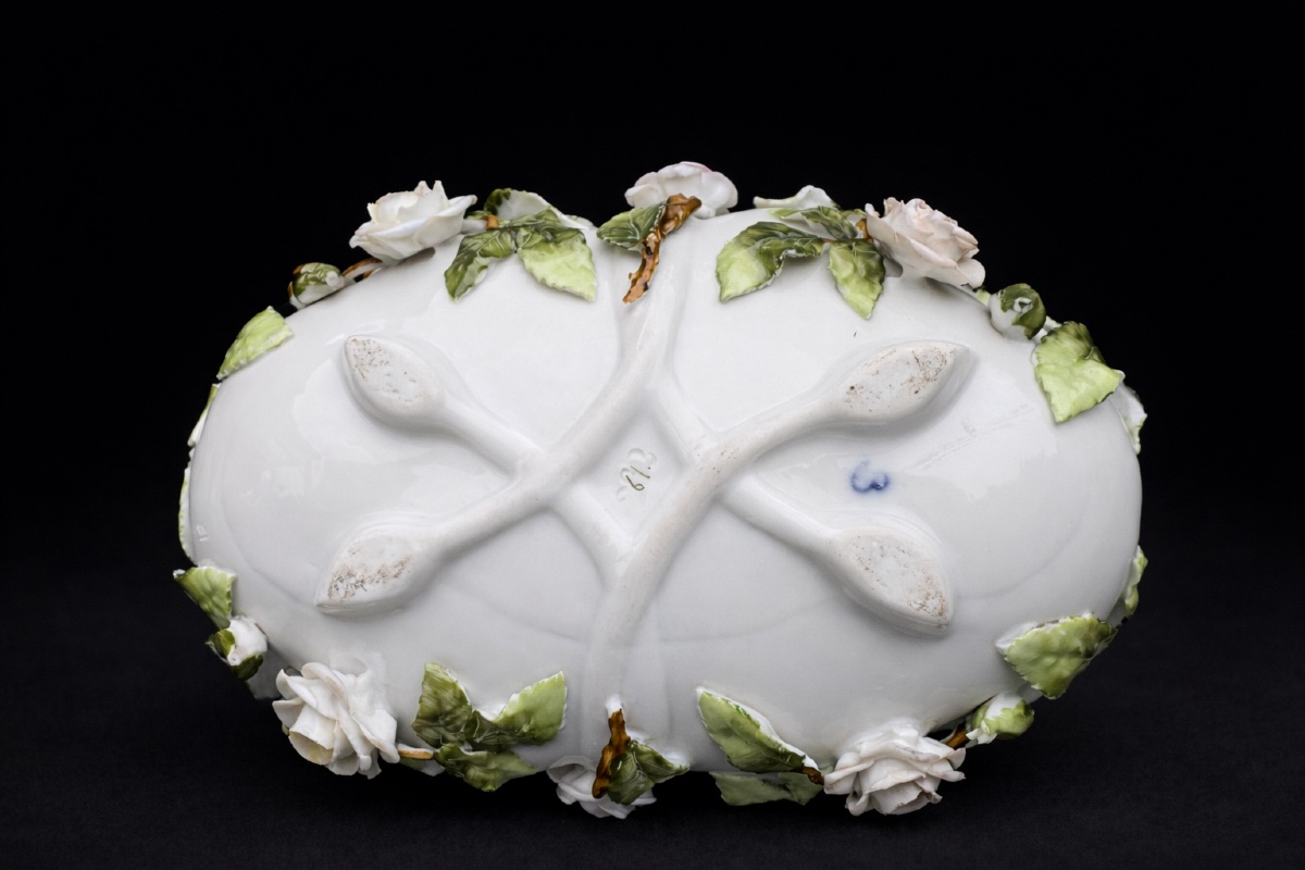 Centre de Table en Porcelaine Allemande , Panier Aux Angelots 1900 , Anges Vide Poche-photo-1