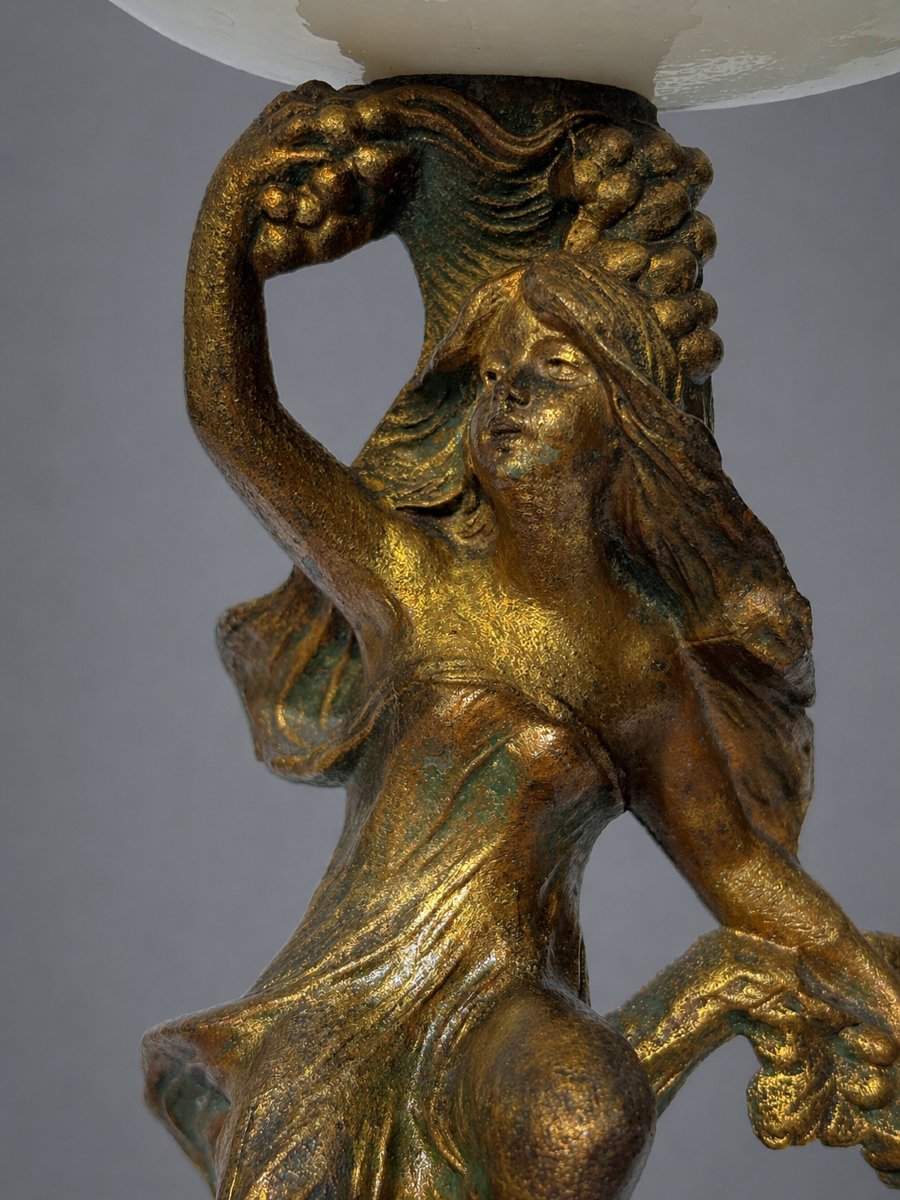 Tulipiere / Centre de Table Epoque 1900 , Style Art Nouveau , Verre Opalescent , Femme Mucha -photo-4