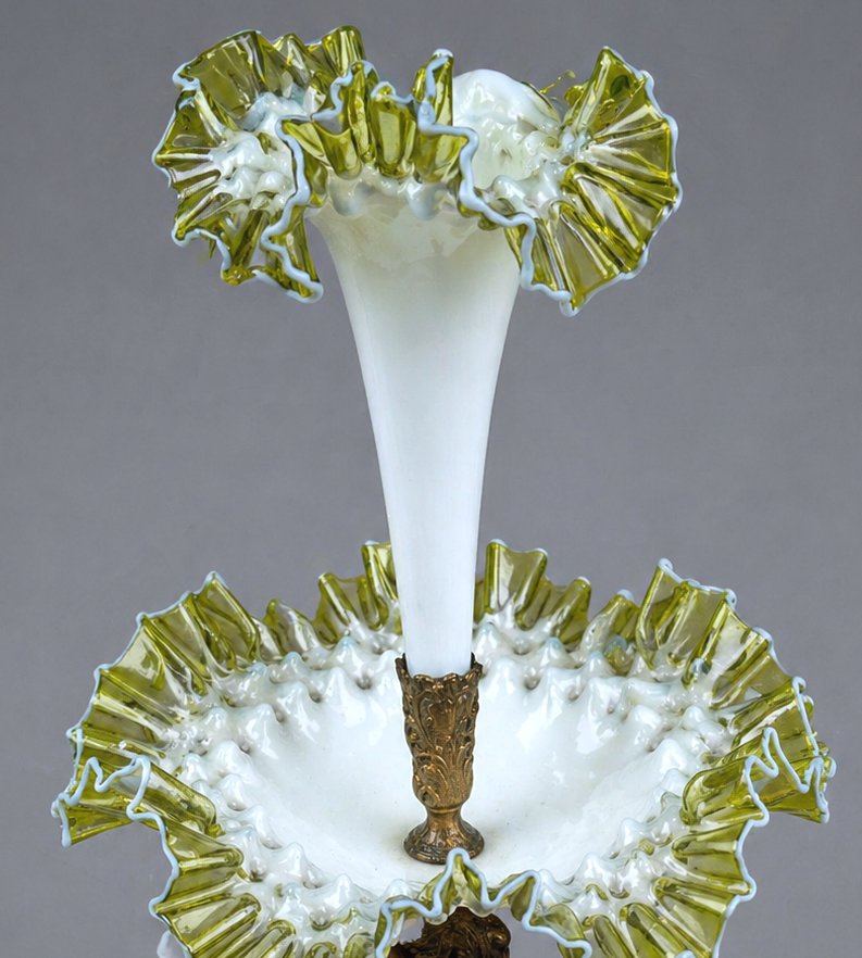 Tulipiere / Centre de Table Epoque 1900 , Style Art Nouveau , Verre Opalescent , Femme Mucha -photo-3