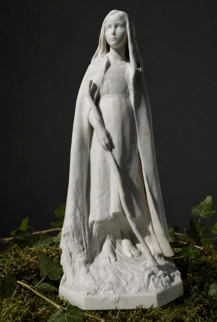 Sculpture Biscuit de porcelaine « Fleur des Prés » Raoul Larche Sèvres Jeune Femme Art Nouveau
