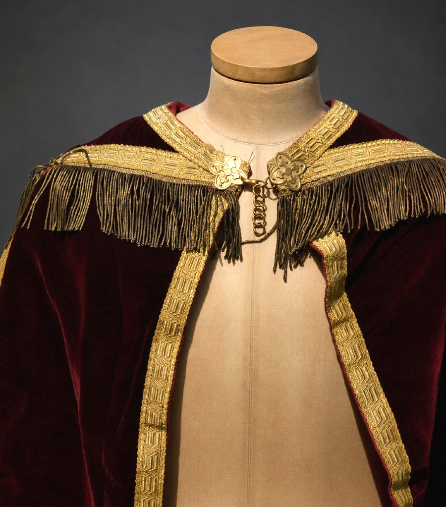 Important Liturgical Cape In Bordeaux Silk Velvet And Gold Braids - 19th Century , Costume-photo-2