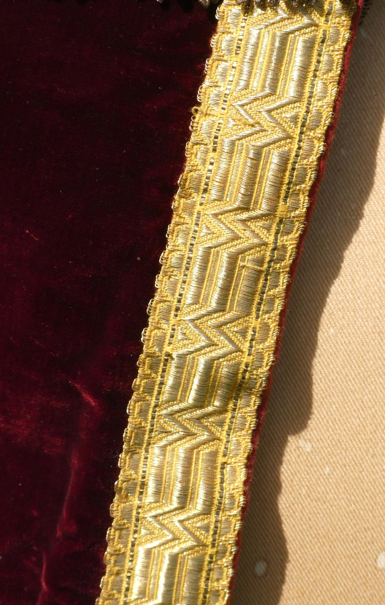 Important Liturgical Cape In Bordeaux Silk Velvet And Gold Braids - 19th Century , Costume-photo-1