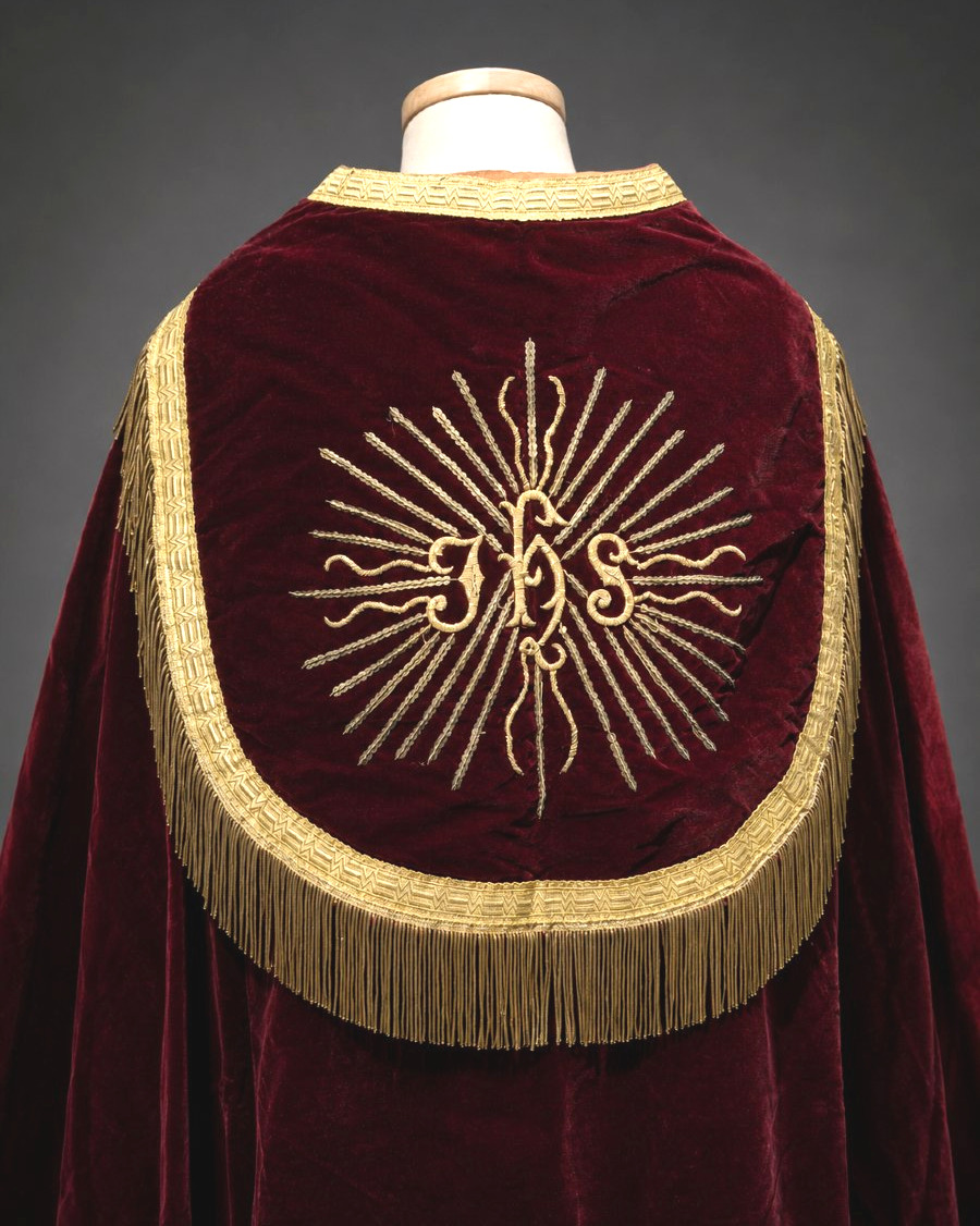 Important Liturgical Cape In Bordeaux Silk Velvet And Gold Braids - 19th Century , Costume-photo-3