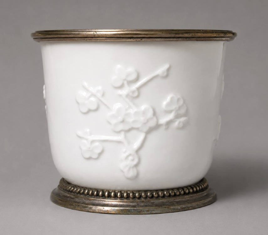 Soft-paste Porcelain Pot/vase From Saint-cloud, 18th Century, Blanc De Chine, -photo-1