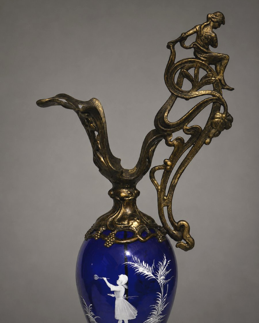 Important Pair Of Art Nouveau Cobalt-blue Glass Ewers With Mary Gregory Designs, 19th-century Vases-photo-4