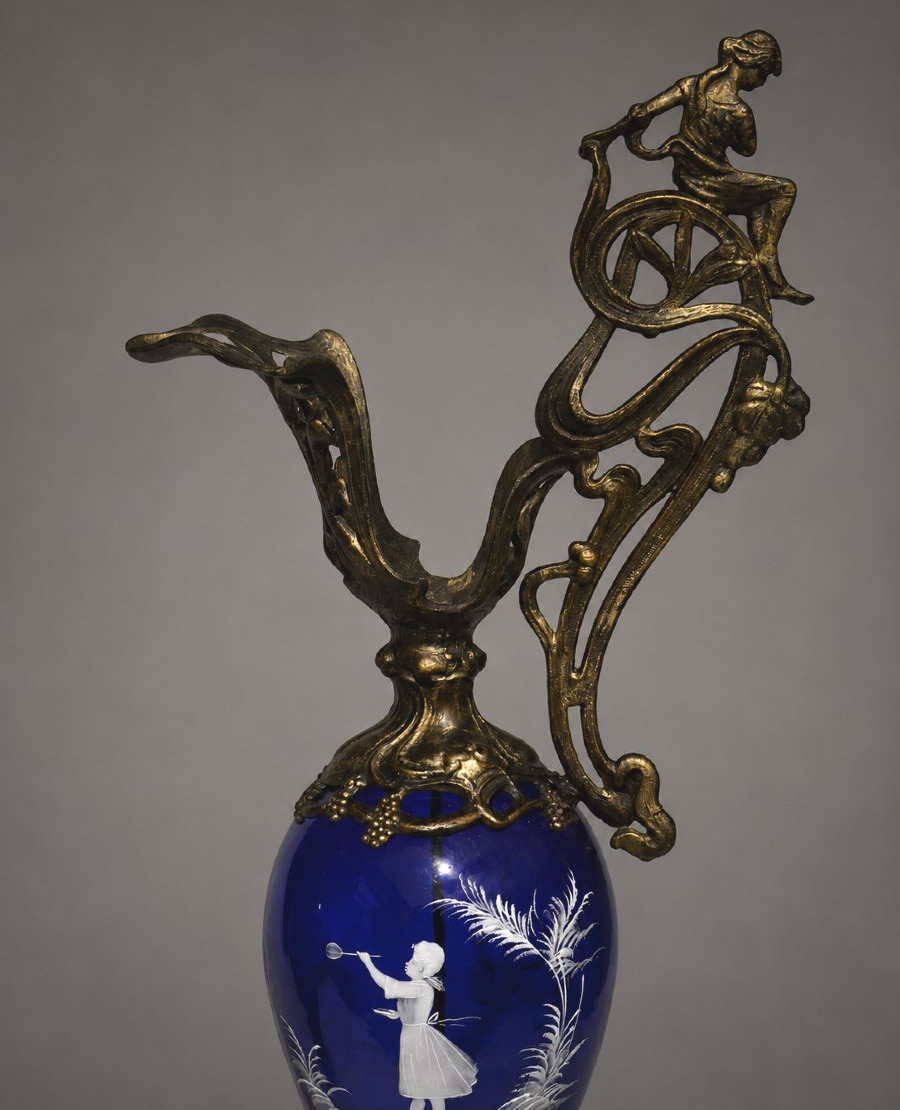 Important Pair Of Art Nouveau Cobalt-blue Glass Ewers With Mary Gregory Designs, 19th-century Vases-photo-5