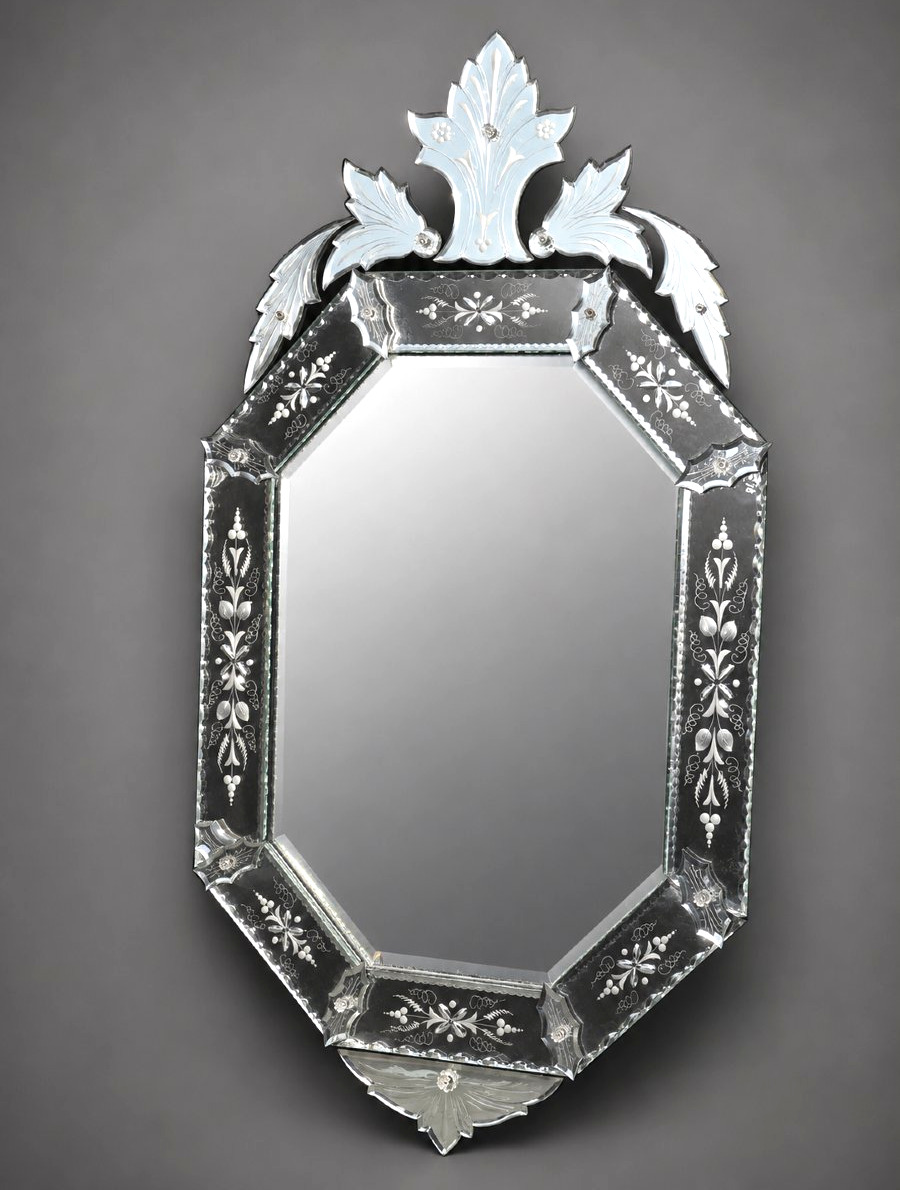 Miroir vénitien gravé et biseauté – Venise,  XXᵉ siècle Style Baroque , Verre De Murano