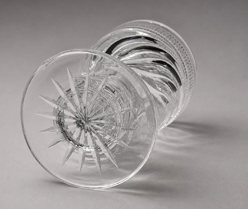 Serie de 6 verres En cristal Taillé & Moulé de Baccarat , Epoque Charles X , Style Empire 1800-photo-1