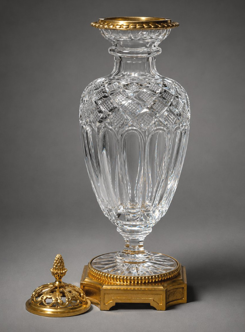 Large Scented Vase, 19th-century Baccarat Crystal, Charles X Period, 19th-century Gilded Bronze Base -photo-1