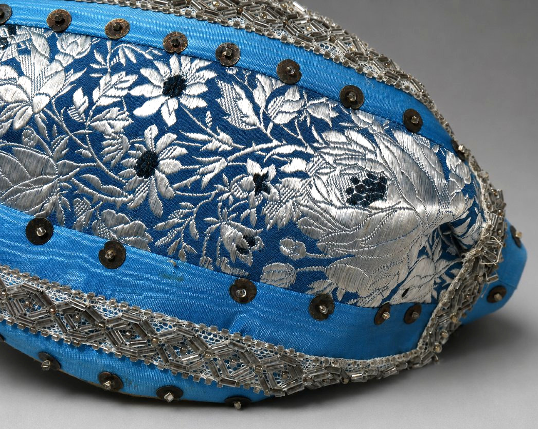 19th-century Alsatian Hat / Headpiece, Blue Silk And Silver Brocade, 19th Century, Costume-photo-3