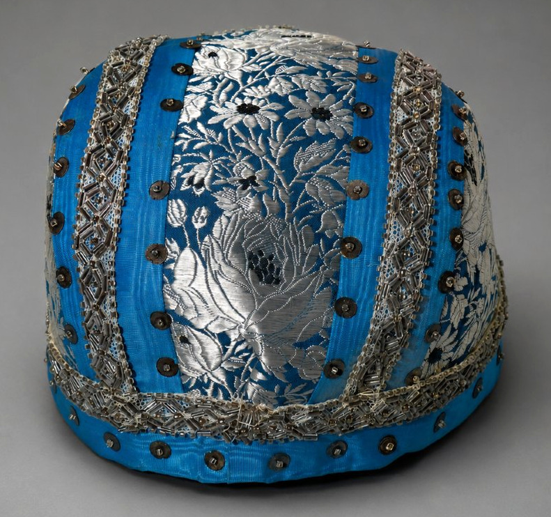 19th-century Alsatian Hat / Headpiece, Blue Silk And Silver Brocade, 19th Century, Costume-photo-4