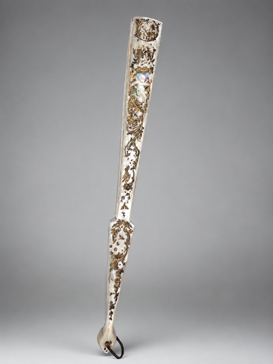  Eventail de la Maison Duvelleroy, feuille signée Gustave Lasselaz – Nacre sculptée 1890 Paris-photo-6