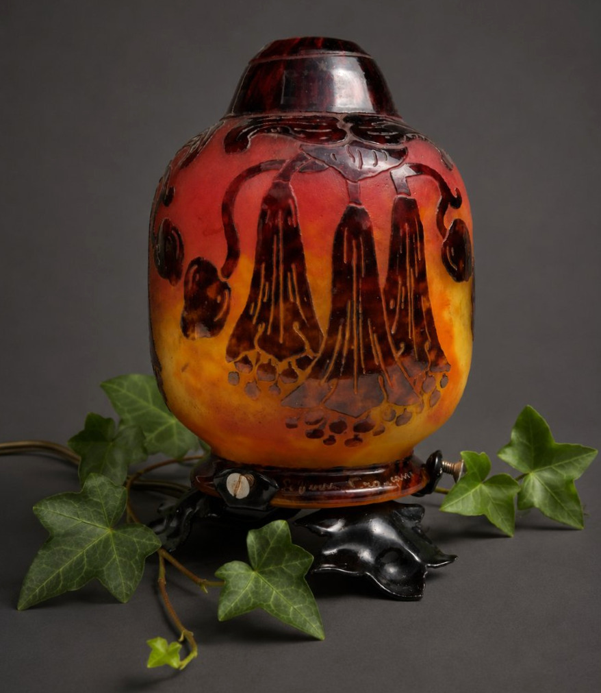 Lampe veilleuse « Le Verre Français » Décor de fleurs de digitale Pâte de verre Art Nouveau-photo-2