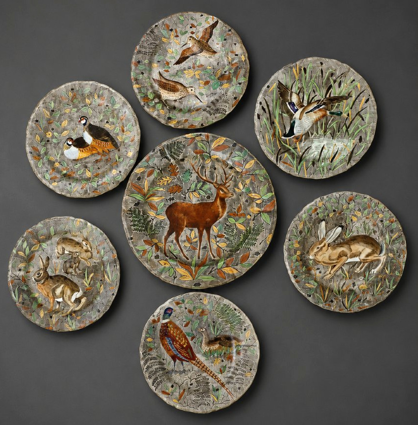 Rambouillet Tableware Set  Gien Pottery: 6 Plates & 1 Serving Dish, Hunting Motif 