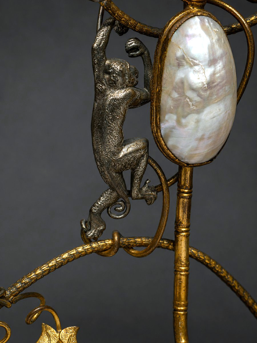 Nécessaire de toilette Nacre & cristal de Baccarat Époque Napoléon III Singe Parfum XIXe Paris-photo-2
