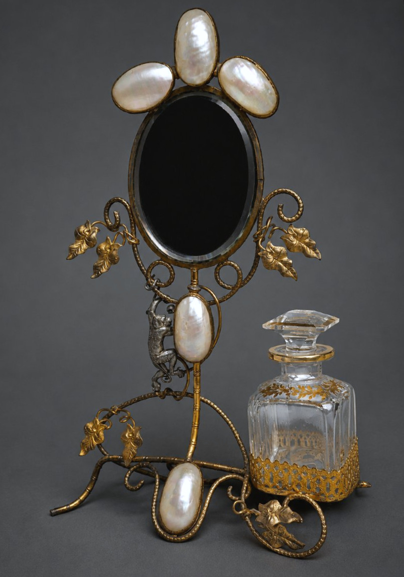 Nécessaire de toilette Nacre & cristal de Baccarat Époque Napoléon III Singe Parfum XIXe Paris-photo-4