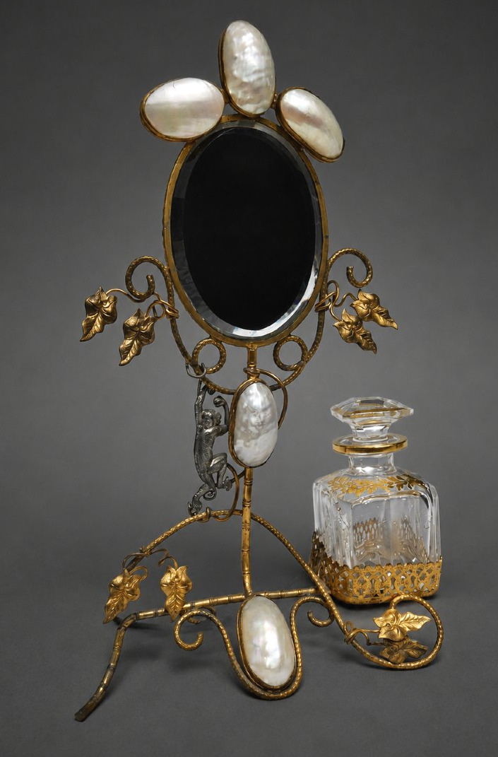 Nécessaire de toilette Nacre & cristal de Baccarat Époque Napoléon III Singe Parfum XIXe Paris-photo-1