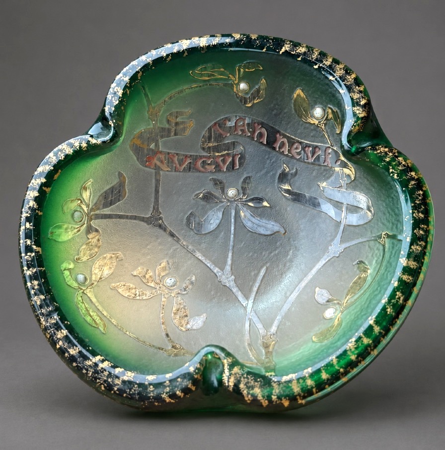 Coupe Vide Poche , Cristal Daum Nancy , Décor de Gui , Nouvel An Art Nouveau , 1900 fin XIXE