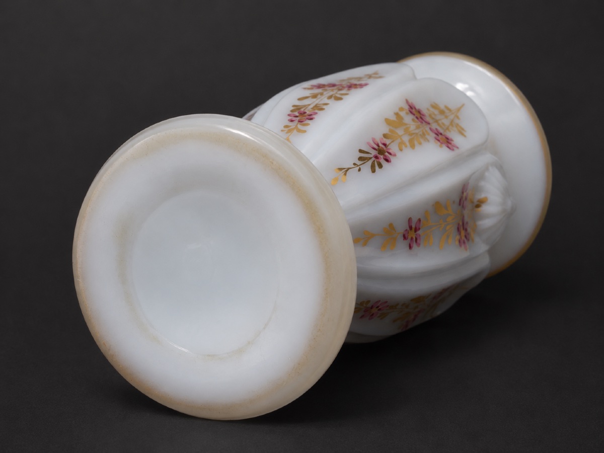 Charles X-era Opaline Violet Vase / Restored Circa 1820 In 19th-century Gothic Style-photo-3