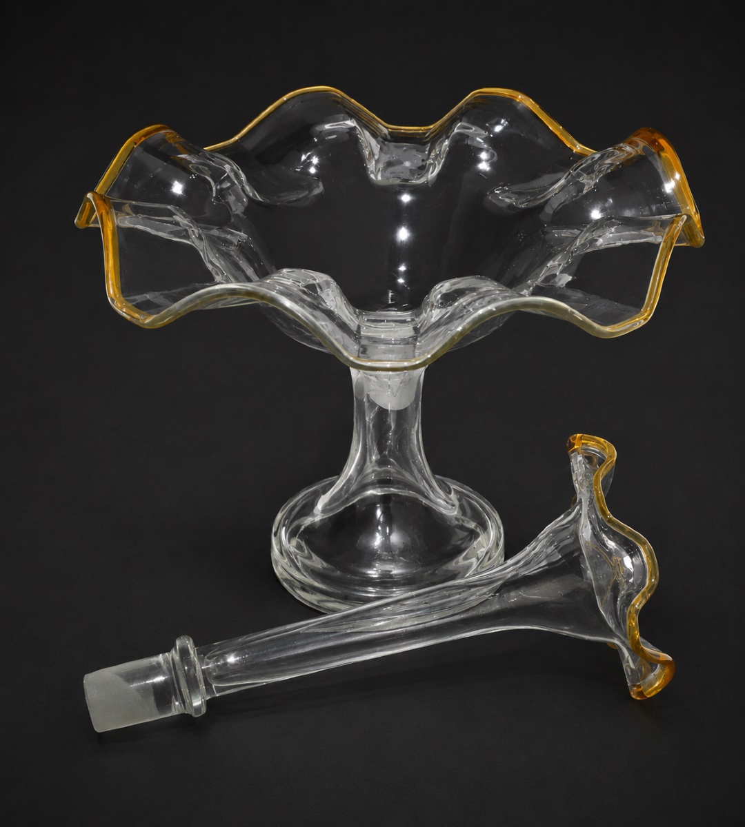 Napoleon III-era Tulip Vase, Table Centerpiece, Standing Bowl, 19th-century Blown-glass Planter-photo-1