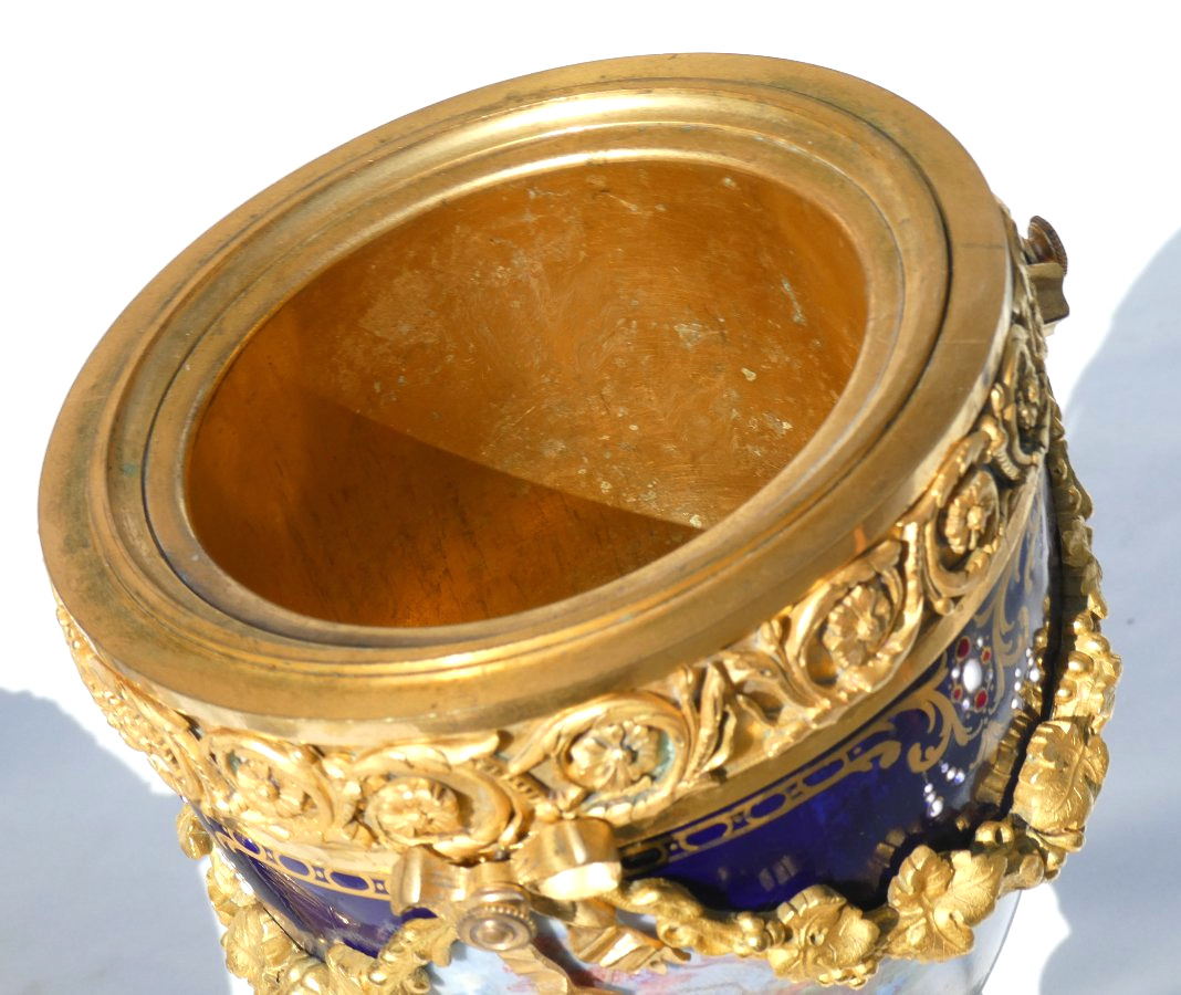 Paire de Vases En Porcelaine De Sevres Epoque Napoléon III Signé Abel Schilt , 1870 , Angelot-photo-7