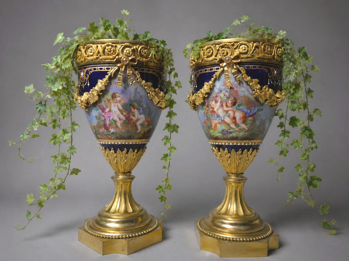 Paire de Vases En Porcelaine De Sevres Epoque Napoléon III Signé Abel Schilt , 1870 , Angelot