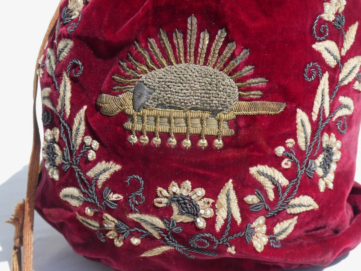 Bourse Lithurgique En Velours Cramoisi Brodé à l’Agneau Pascal – XIXe siècle , Quete , Broderie-photo-1