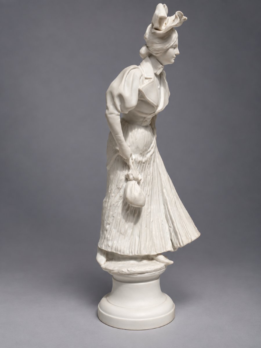 Sujet En Biscuit Naturel , Jeune femme élégante Sculpture 1895 - XIXe - Art Nouveau Parisienne-photo-2