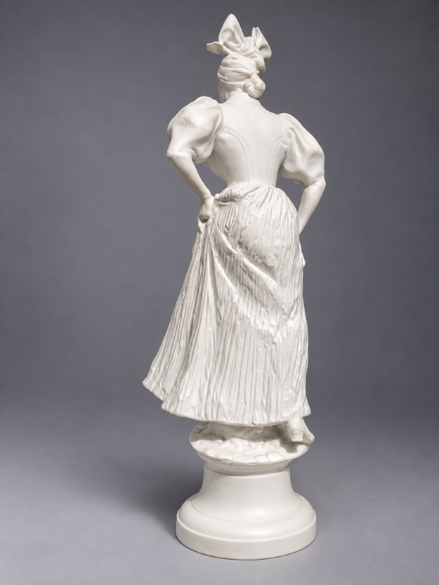 Sujet En Biscuit Naturel , Jeune femme élégante Sculpture 1895 - XIXe - Art Nouveau Parisienne-photo-3